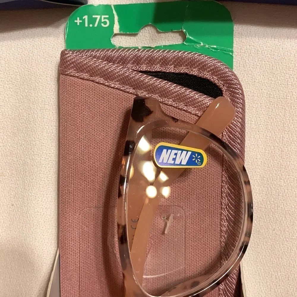 Reading glasses bundle: +2.50 (two); +2.00 (two) & +1.75 (one) total FIVE pair